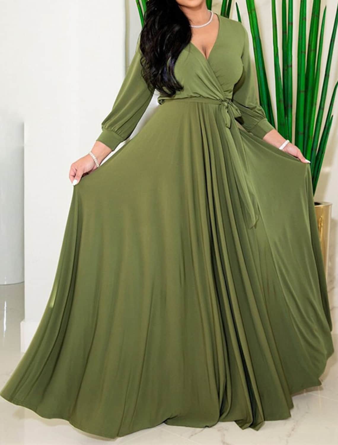 Sukienka długa kopertowa z wiązaniem w talii Sileas-Sukienki-Evoranow